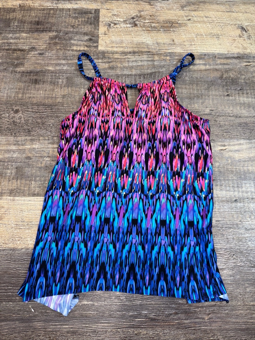 Miraclesuit Tankini Top Swim Women’s Size 8 $128 Soft Cups Peephole